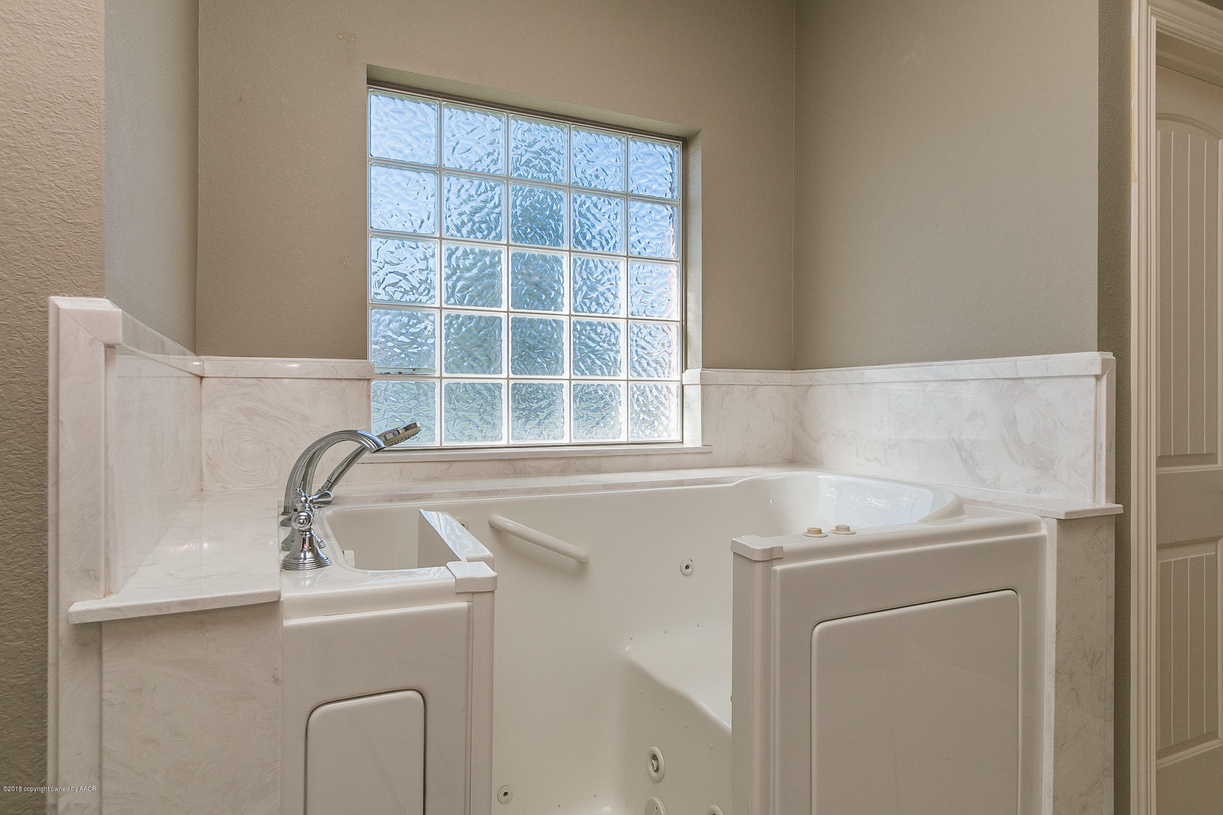 19501 Winding River Road Amarillo, TX 79119 - Photo 23 of 47 Master Bath