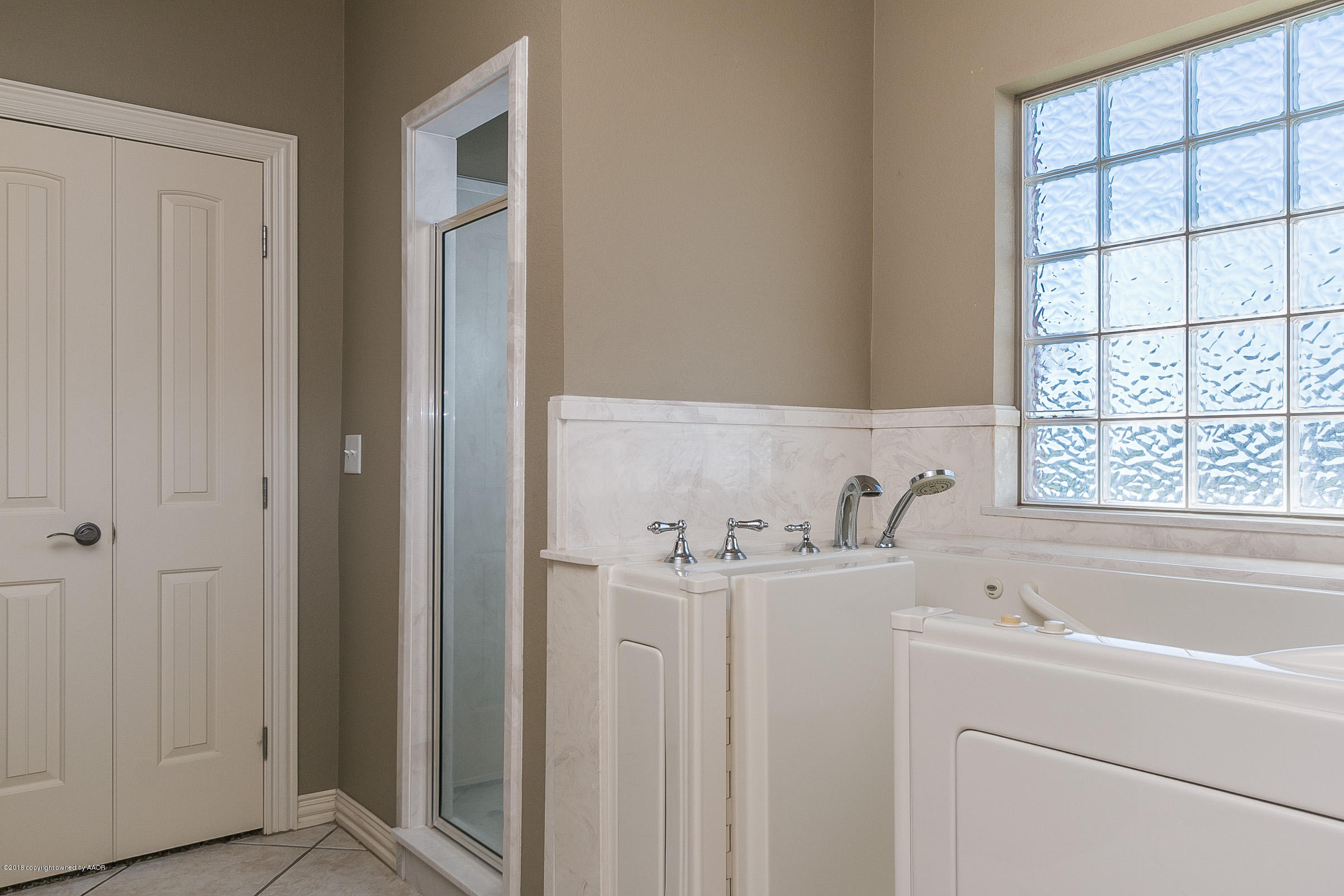 19501 Winding River Road Amarillo, TX 79119 - Photo 24 of 47 Master Bath and Shower