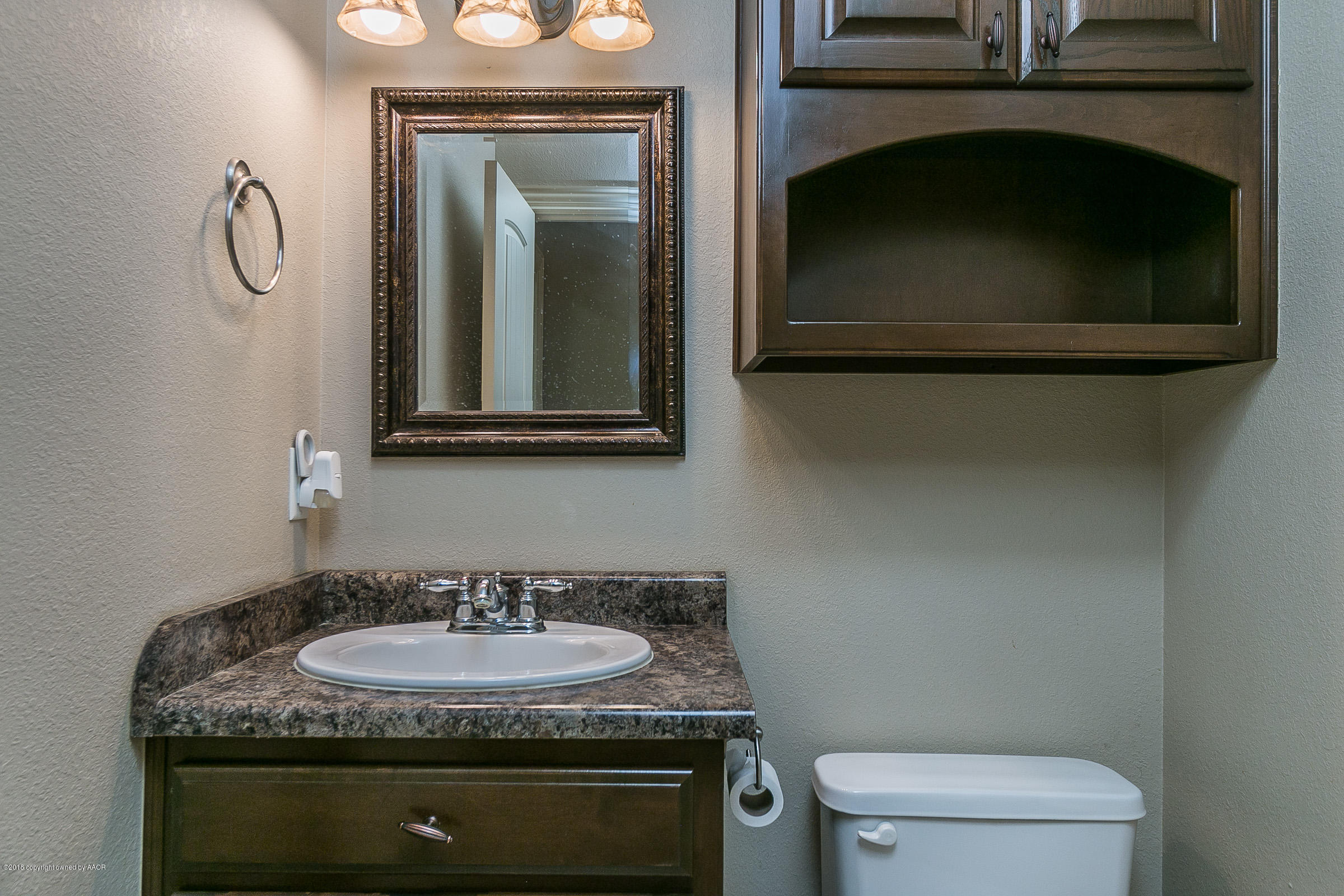 19501 Winding River Road Amarillo, TX 79119 - Photo 31 of 47 Powder Room