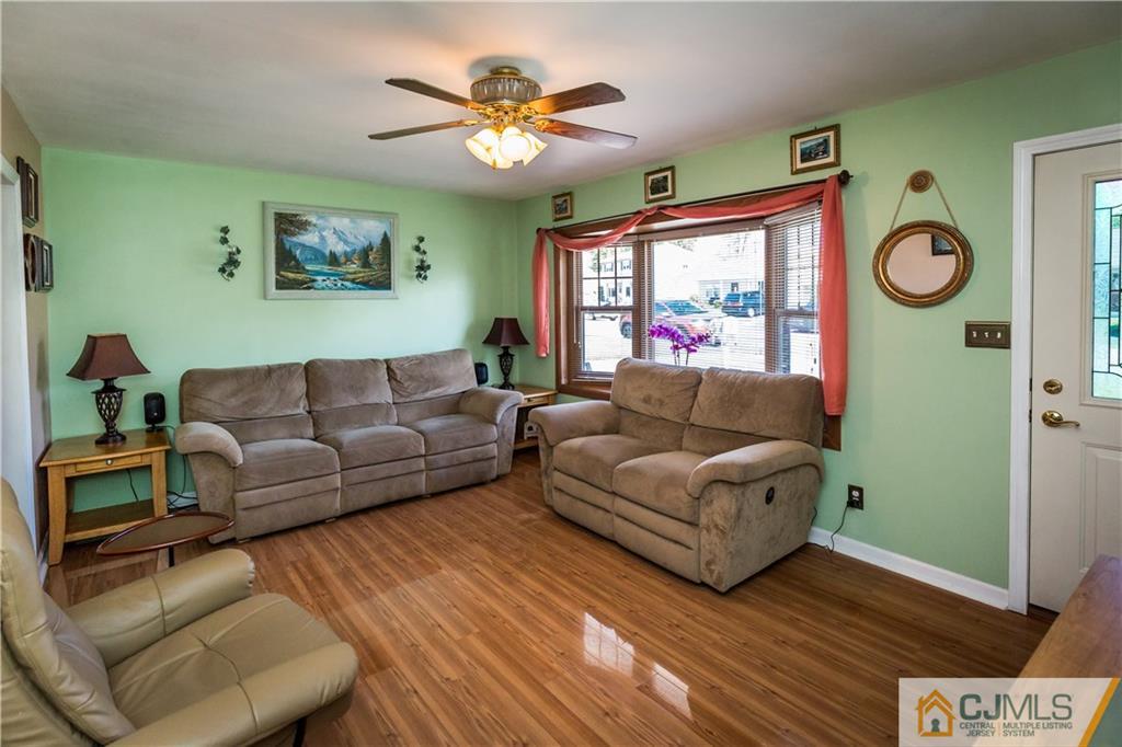 20 Rosewood Road Edison, NJ 08817 - Photo 4 of 24 Gallery Image 4
