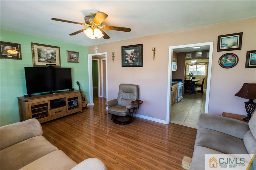 20 Rosewood Road Edison, NJ 08817 - Photo 5 of 24 Gallery Image 5