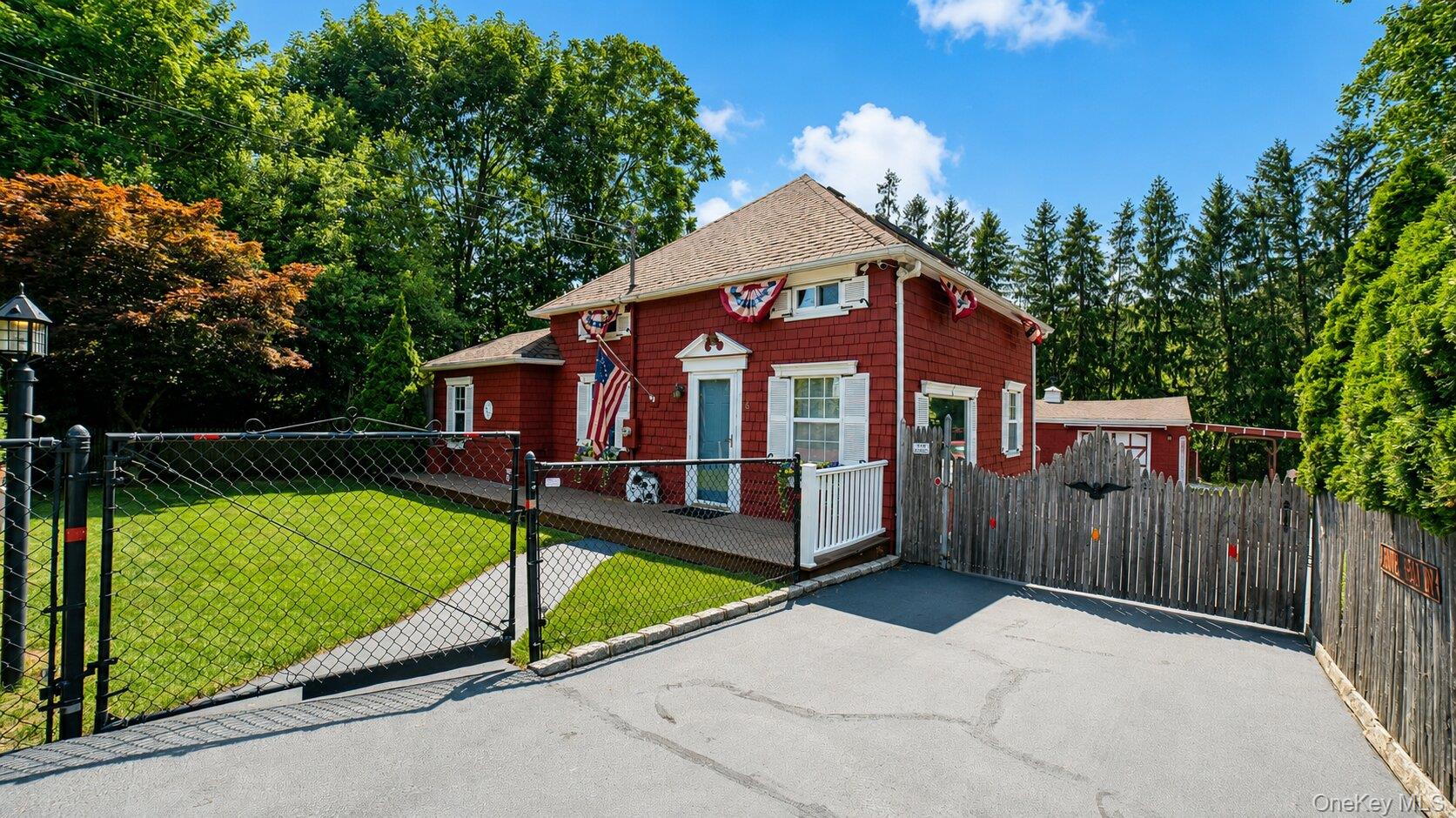 16 Yaphank Middle Island Road Middle Island, NY 11953 - Photo 3 of 32