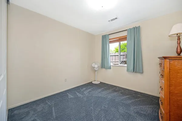 a view of empty room with window