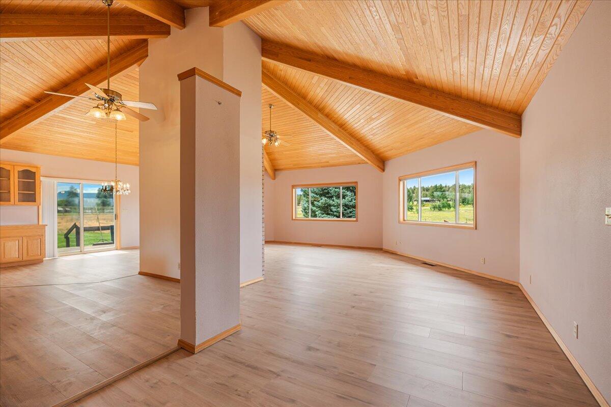 64515 Rock Springs Road Bend, OR 97703 - Photo 19 of 49 Entry to Living spaces