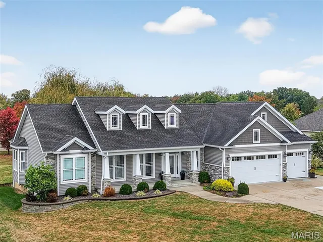 $450,000 | 537 Oakbluff Court, Troy, MO 63379