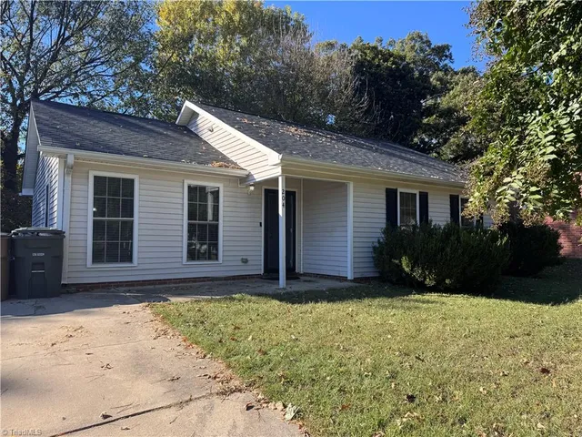 $1,600 | 204 Bingham Street, Greensboro, NC 27401