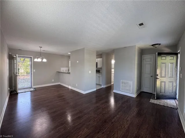 $1,600 | 204 Bingham Street, Greensboro, NC 27401