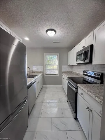 $1,600 | 204 Bingham Street, Greensboro, NC 27401