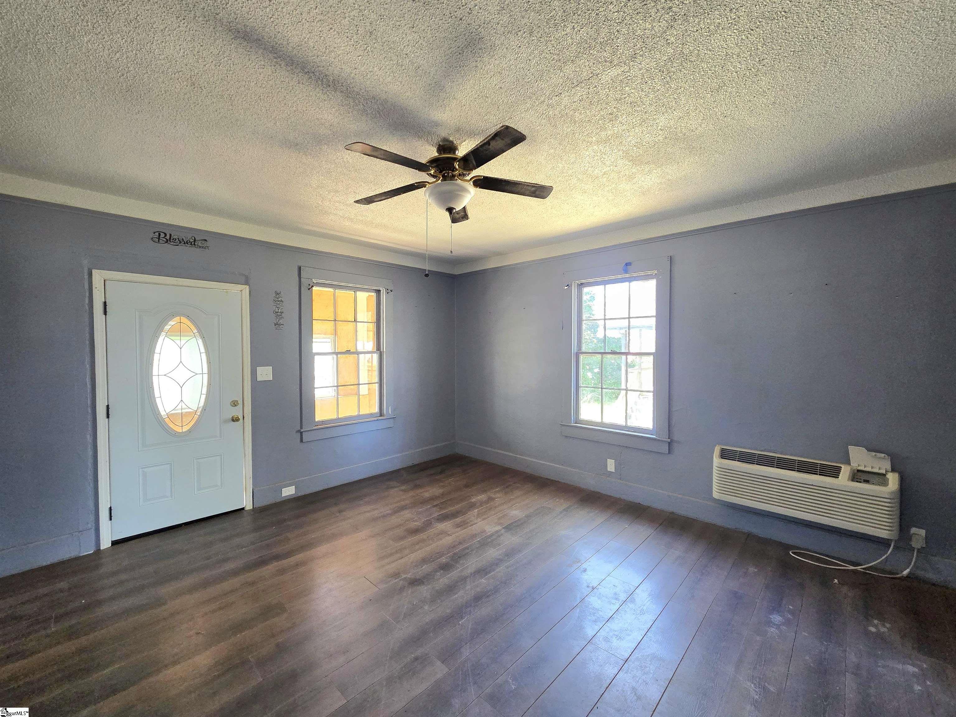 28 Circle Street Travelers Rest, SC 29690 - Photo 5 of 29