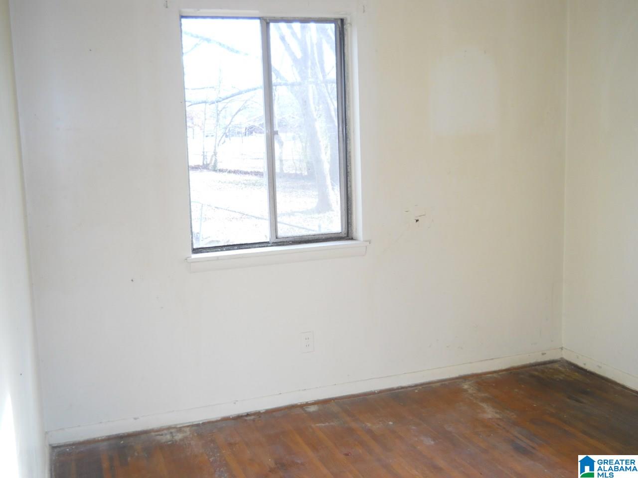 756 30th Place Southwest Birmingham, AL 35221 - Photo 5 of 16