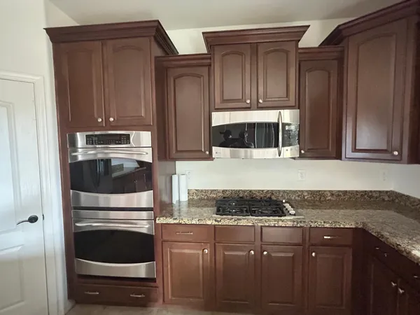 $2,795 | 5537 West Desert Hollow Drive, Phoenix, AZ 85083