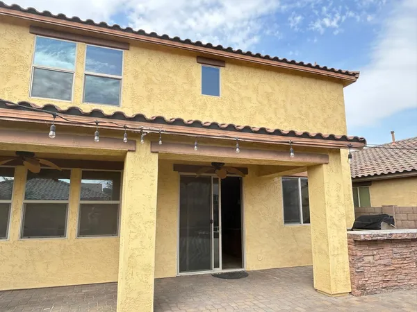 $2,795 | 5537 West Desert Hollow Drive, Phoenix, AZ 85083