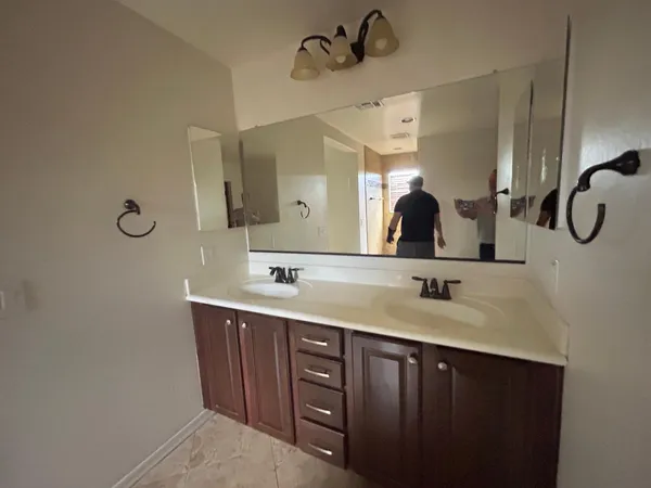 $2,795 | 5537 West Desert Hollow Drive, Phoenix, AZ 85083