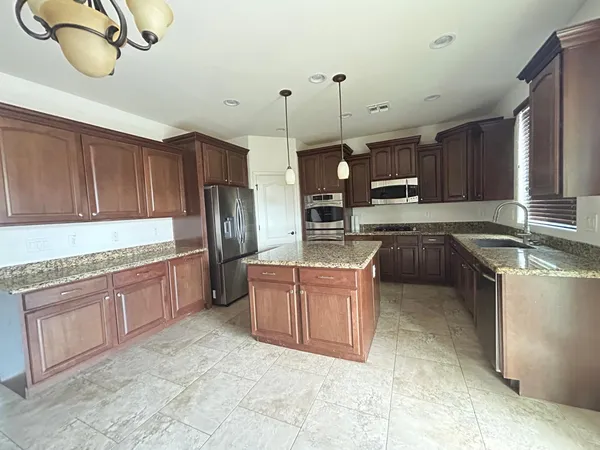 $2,795 | 5537 West Desert Hollow Drive, Phoenix, AZ 85083
