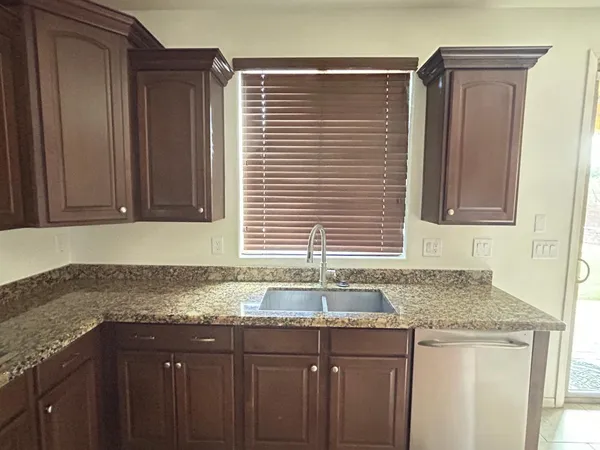 $2,795 | 5537 West Desert Hollow Drive, Phoenix, AZ 85083