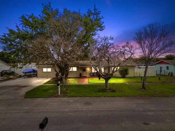 $699,900 | 1560 Roy Drive, West Palm Beach, FL 33415