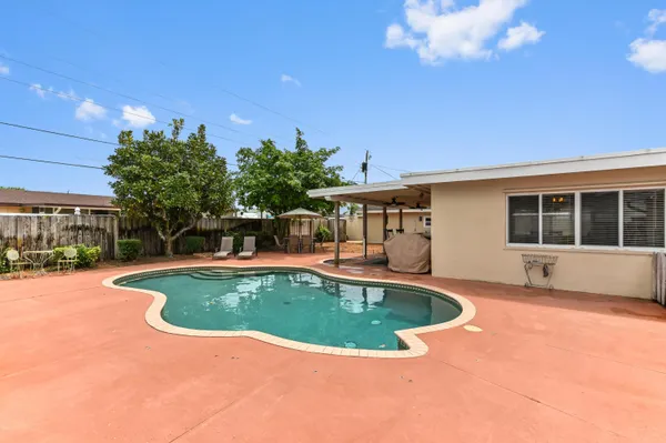 $699,900 | 1560 Roy Drive, West Palm Beach, FL 33415