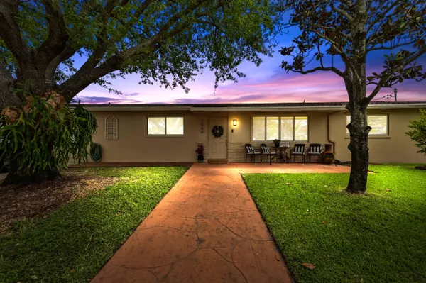 $699,900 | 1560 Roy Drive, West Palm Beach, FL 33415