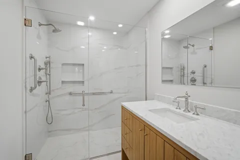 $550,000 | 237 Beachview Lane, North Barrington, IL 60010
