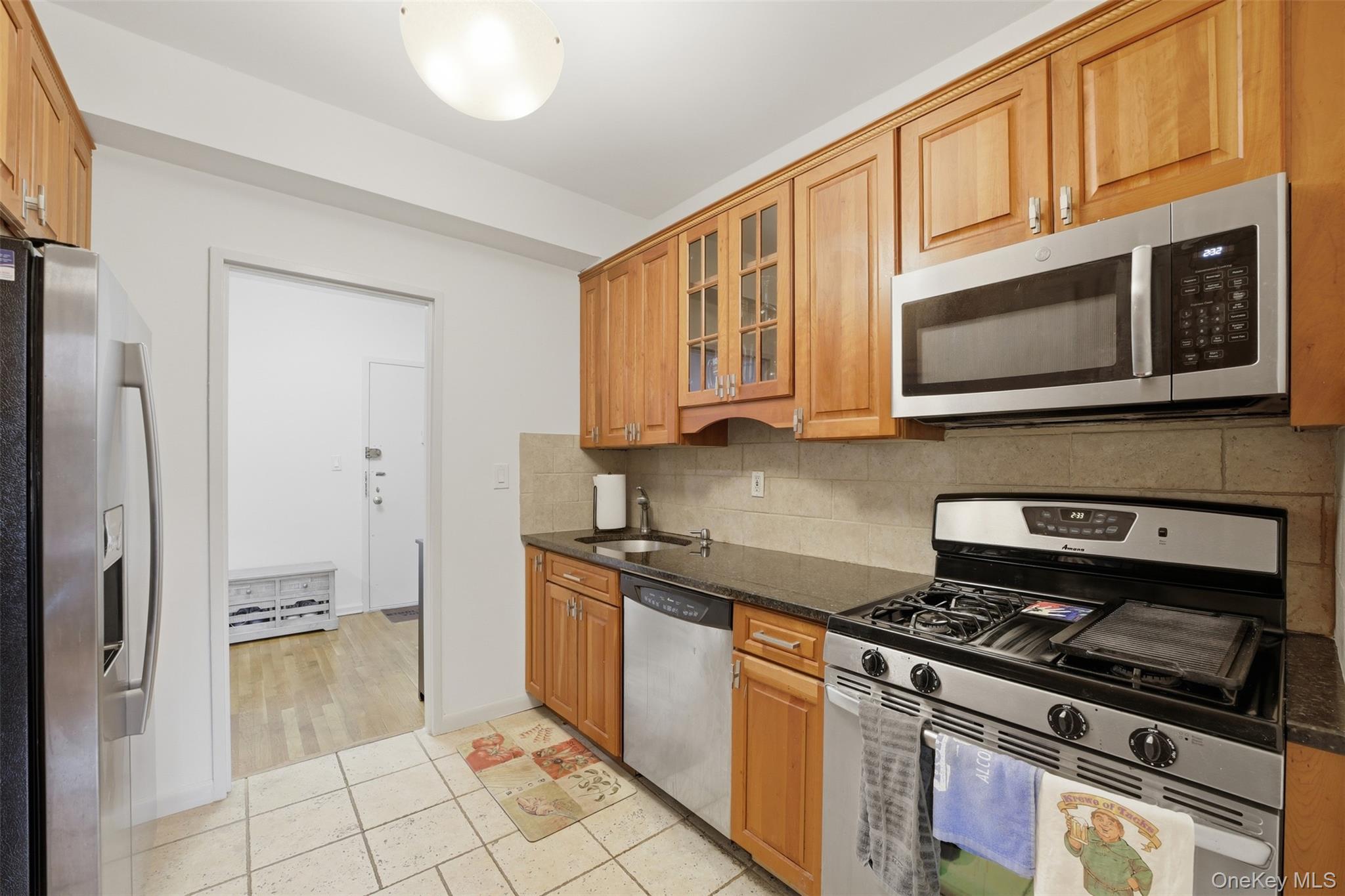 953 West Boston Post Road, Unit 3A Mamaroneck, NY 10543 - Photo 12 of 36