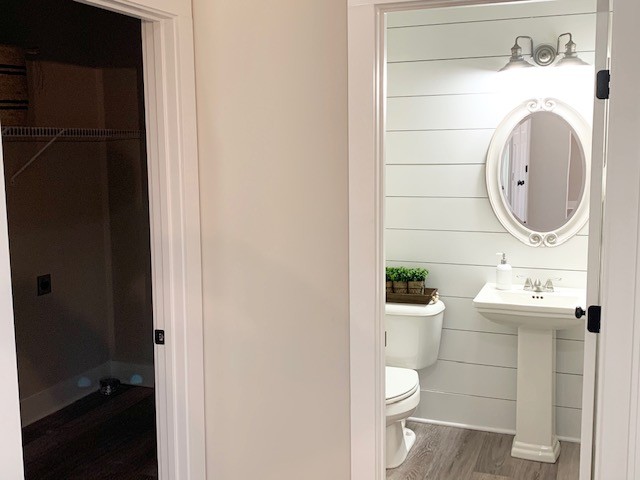 6076 Brown Road Springfield, TN 37172 - Photo 14 of 17 a bathroom with a toilet and a sink