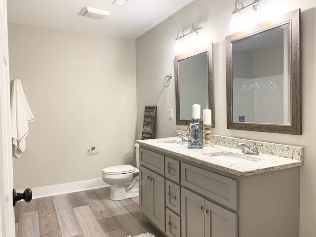 6076 Brown Road Springfield, TN 37172 - Photo 16 of 17 a bathroom with a sink and a mirror