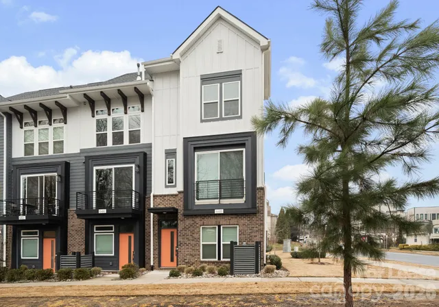 $3,500 | 648 West End Drive, Charlotte, NC 28208
