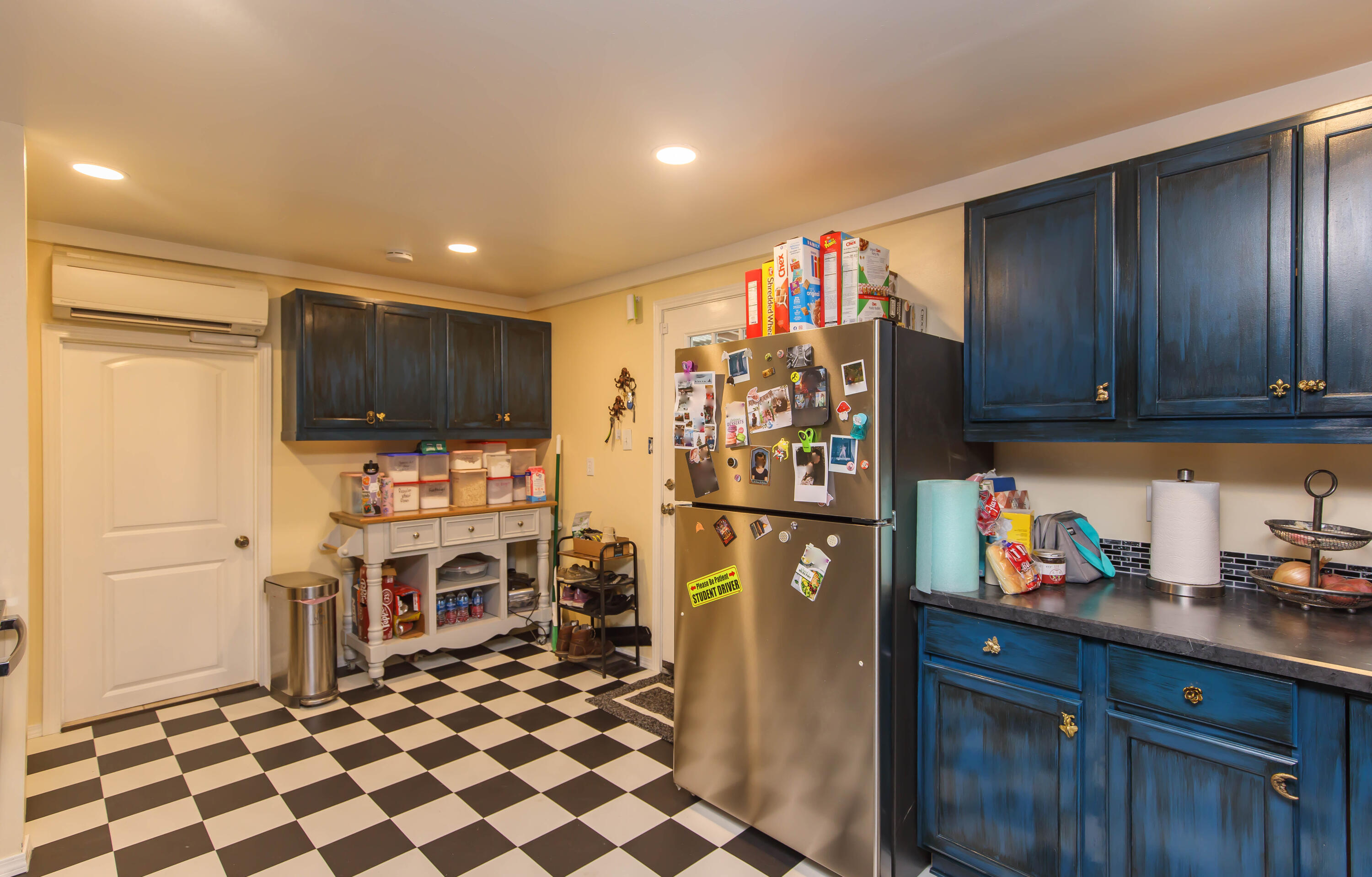 854 West 2nd Street Medford, OR 97501 - Photo 11 of 39 11