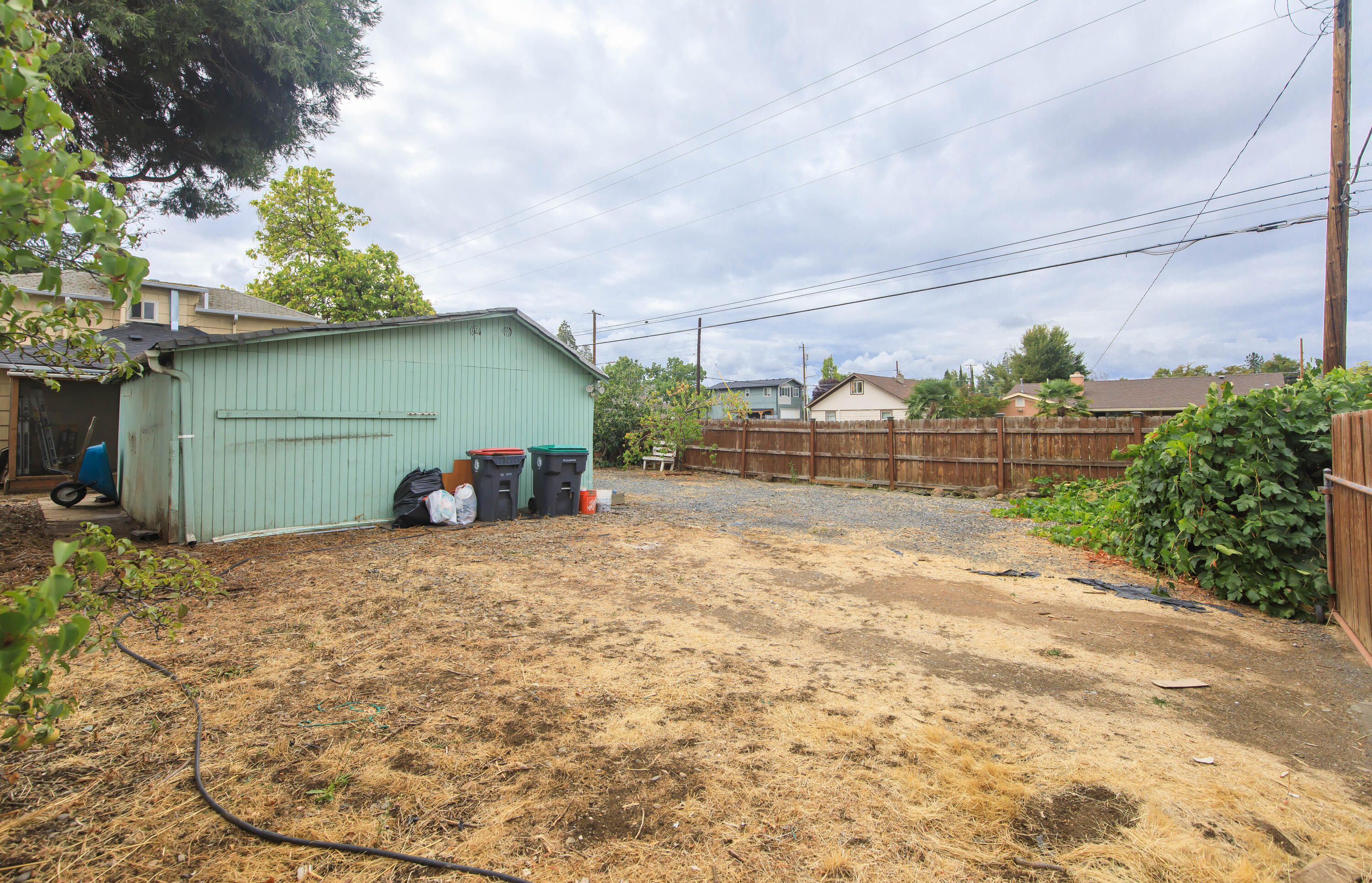 854 West 2nd Street Medford, OR 97501 - Photo 38 of 39 37