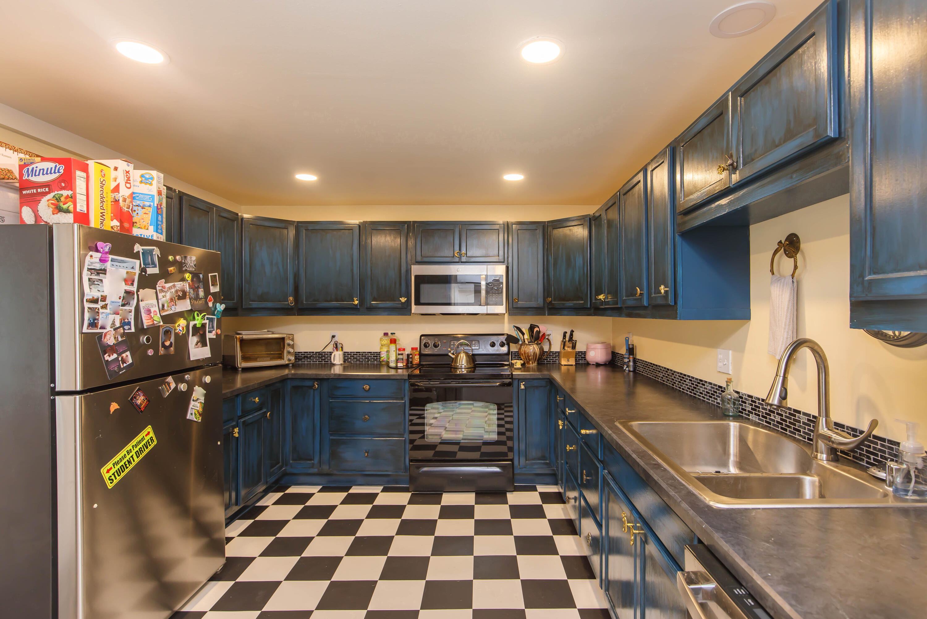 854 West 2nd Street Medford, OR 97501 - Photo 8 of 39 8
