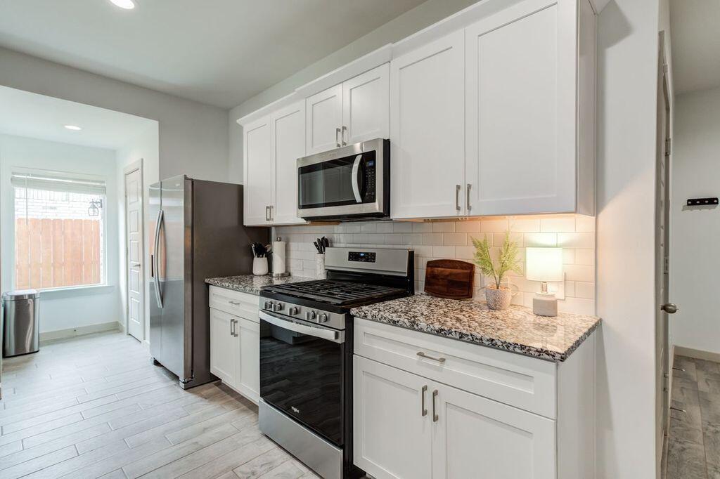 2901 134th Street Lubbock, TX 79423 - Photo 6 of 29 kitchen3