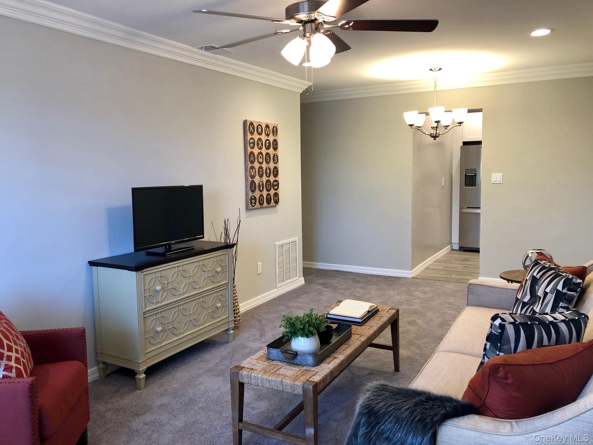 425 Newbridge Road, Unit 30 East Meadow, NY 11554 - Photo 4 of 10