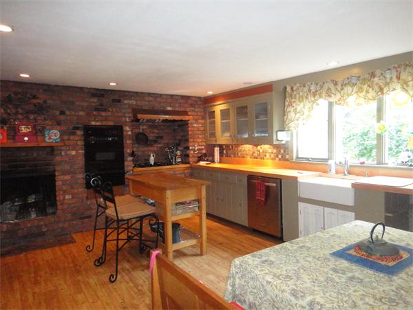 132 Spring Street Hopkinton, MA 01748 - Photo 3 of 26