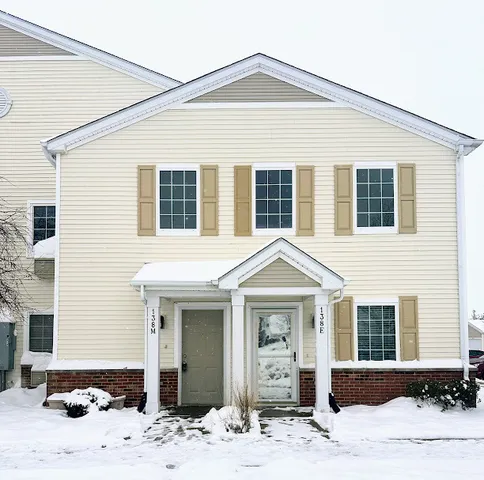 $2,000 | 138 Bertram Drive, Unit M, Yorkville, IL 60560