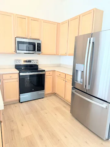 $2,000 | 138 Bertram Drive, Unit M, Yorkville, IL 60560