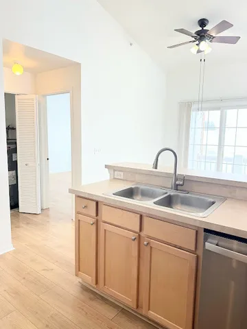 $2,000 | 138 Bertram Drive, Unit M, Yorkville, IL 60560