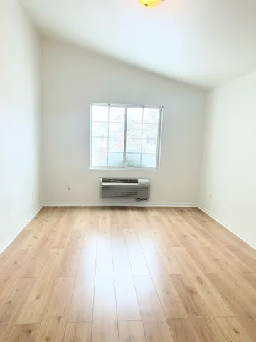 $2,000 | 138 Bertram Drive, Unit M, Yorkville, IL 60560