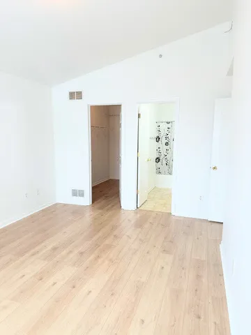 $2,000 | 138 Bertram Drive, Unit M, Yorkville, IL 60560