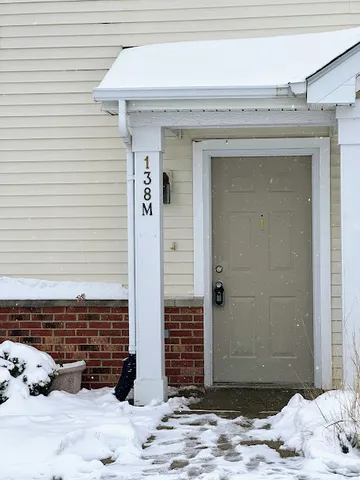 $2,000 | 138 Bertram Drive, Unit M, Yorkville, IL 60560