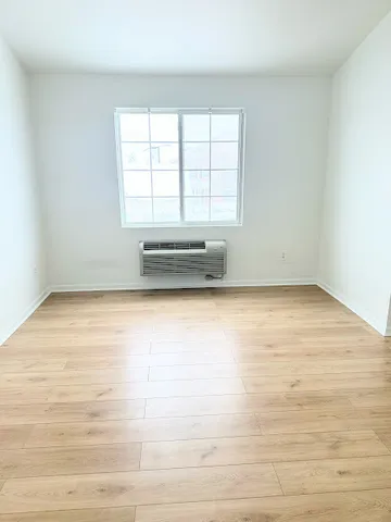 $2,000 | 138 Bertram Drive, Unit M, Yorkville, IL 60560