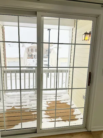 $2,000 | 138 Bertram Drive, Unit M, Yorkville, IL 60560