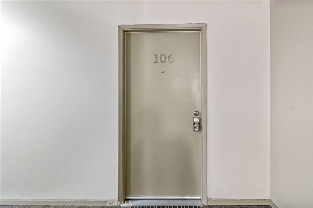 601 East Orange Grove Avenue, Unit 106 Burbank, CA 91501 - Photo 11 of 27 a view of a bathroom