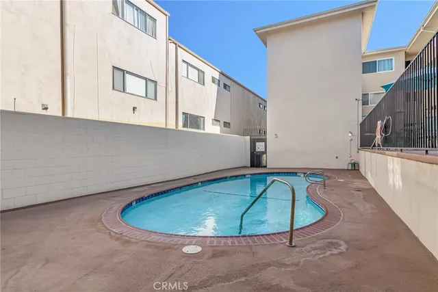 $580,000 | 601 East Orange Grove Avenue, Unit 106, Burbank, CA 91501
