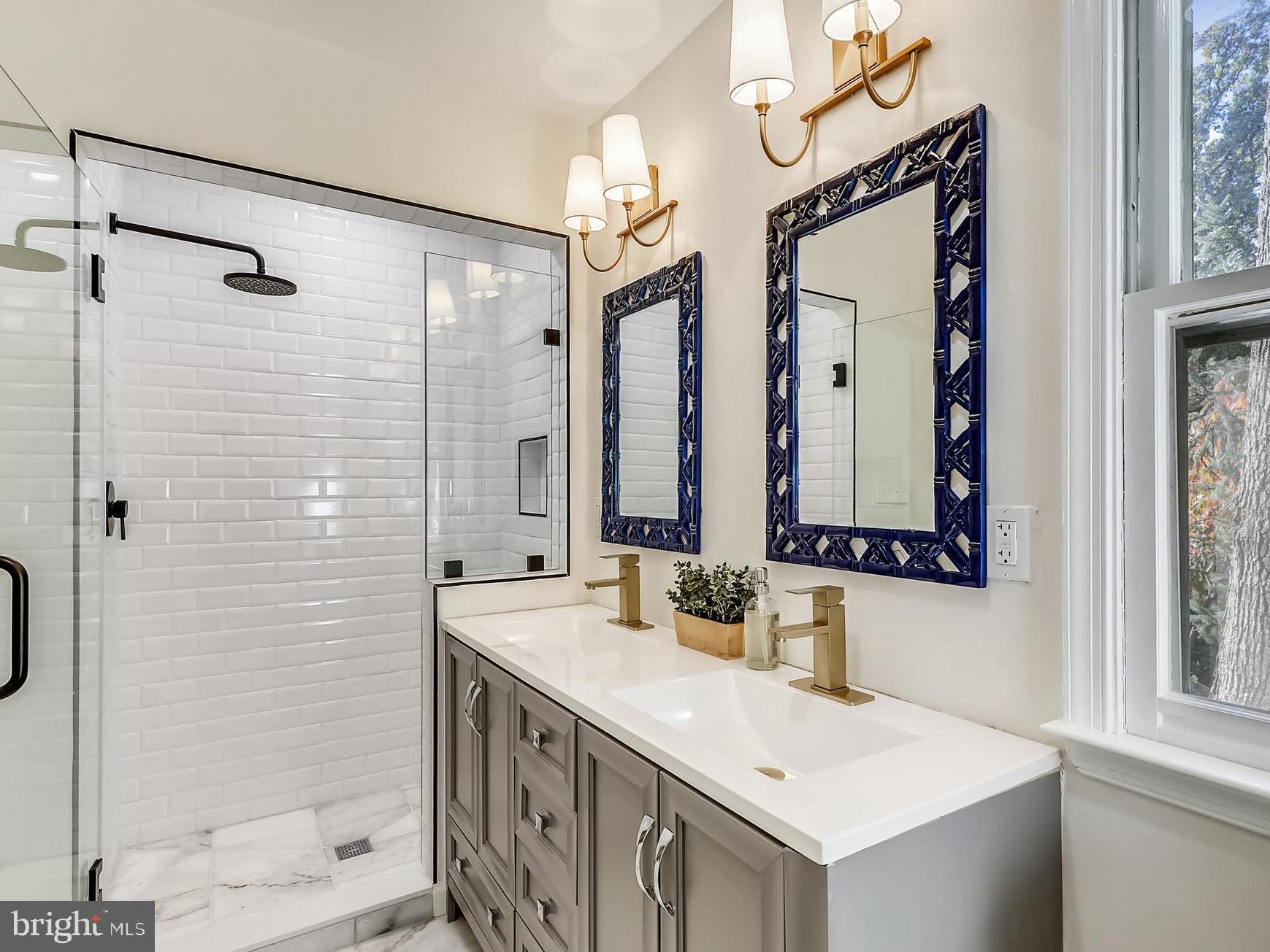 303 Penwood Road Silver Spring, MD 20901 - Photo 19 of 44 Stand Up Shower