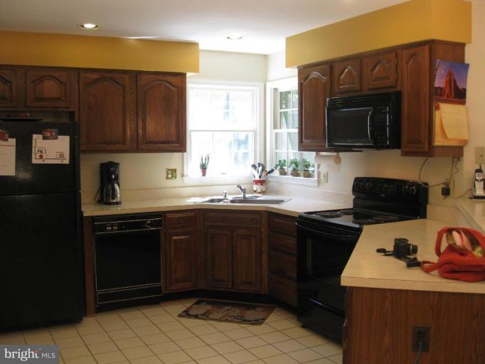 10 Little River Road Laurel, MD 20724 - Photo 6 of 17 Kitchen