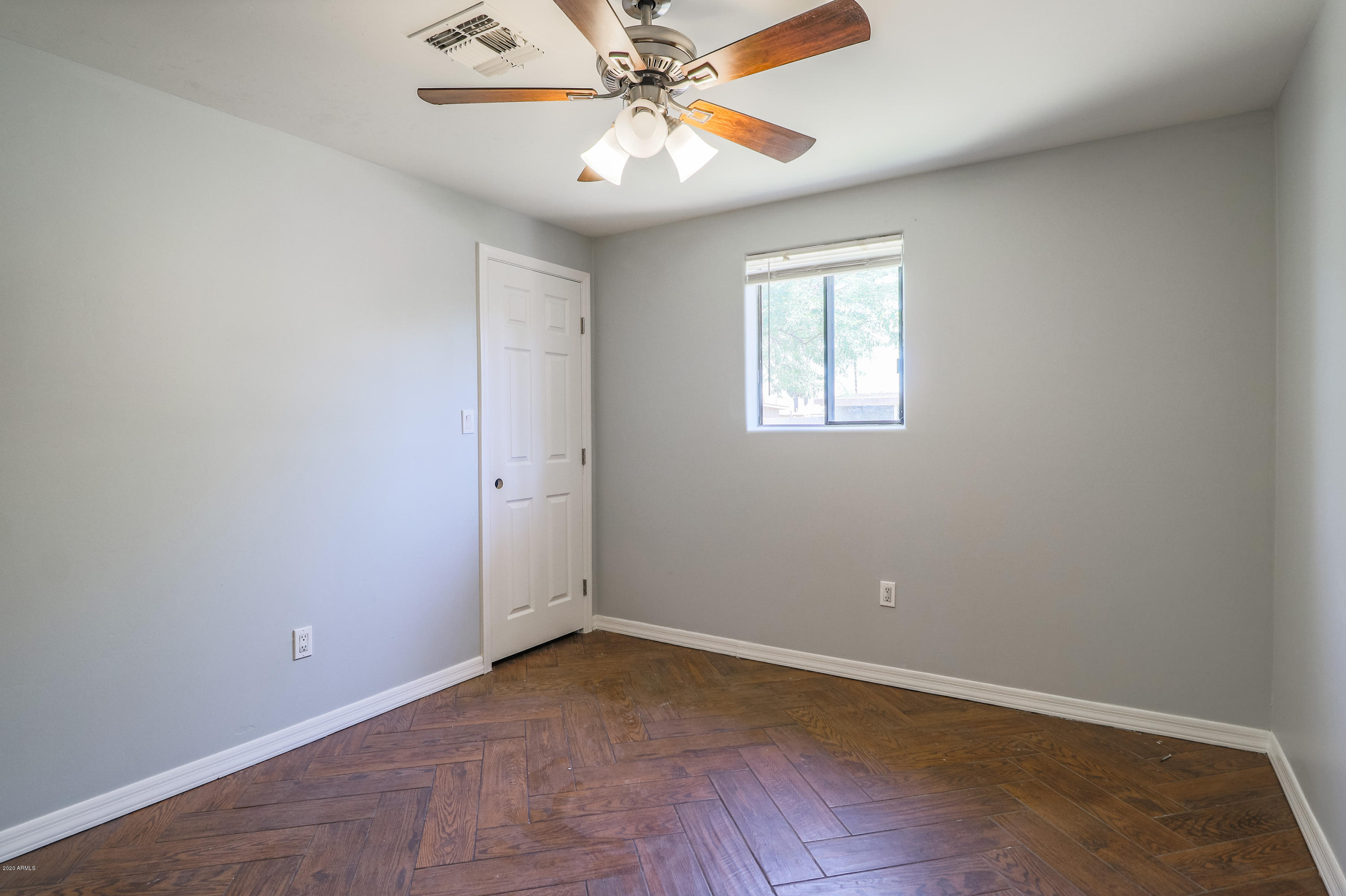 4234 West Cheery Lynn Road Phoenix, AZ 85019 - Photo 10 of 23 B (9)