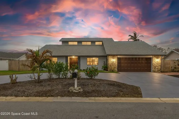 $1,090,000 | 725 Puesta Del Sol Plaza, Indialantic, FL 32903