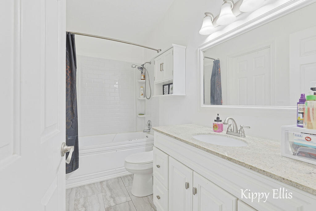 566 South Dangl Road Muskegon, MI 49442 - Photo 20 of 36 IMG_1194