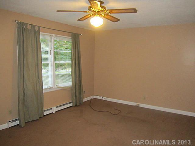 1821 Hart Road Charlotte, NC 28214 - Photo 6 of 11 Gallery Image 6