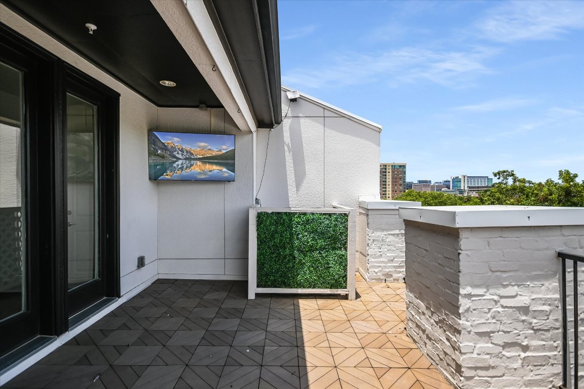 1023 Juniper Street Austin, TX 78702 - Photo 23 of 31